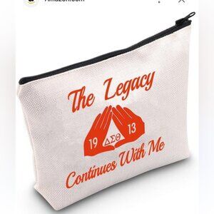 Cosmetics pouch